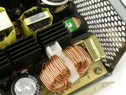 安耐美魔族82 模塊高效525w 電源評測 高效能設(shè)計(jì)助你暢享游戲體驗(yàn)